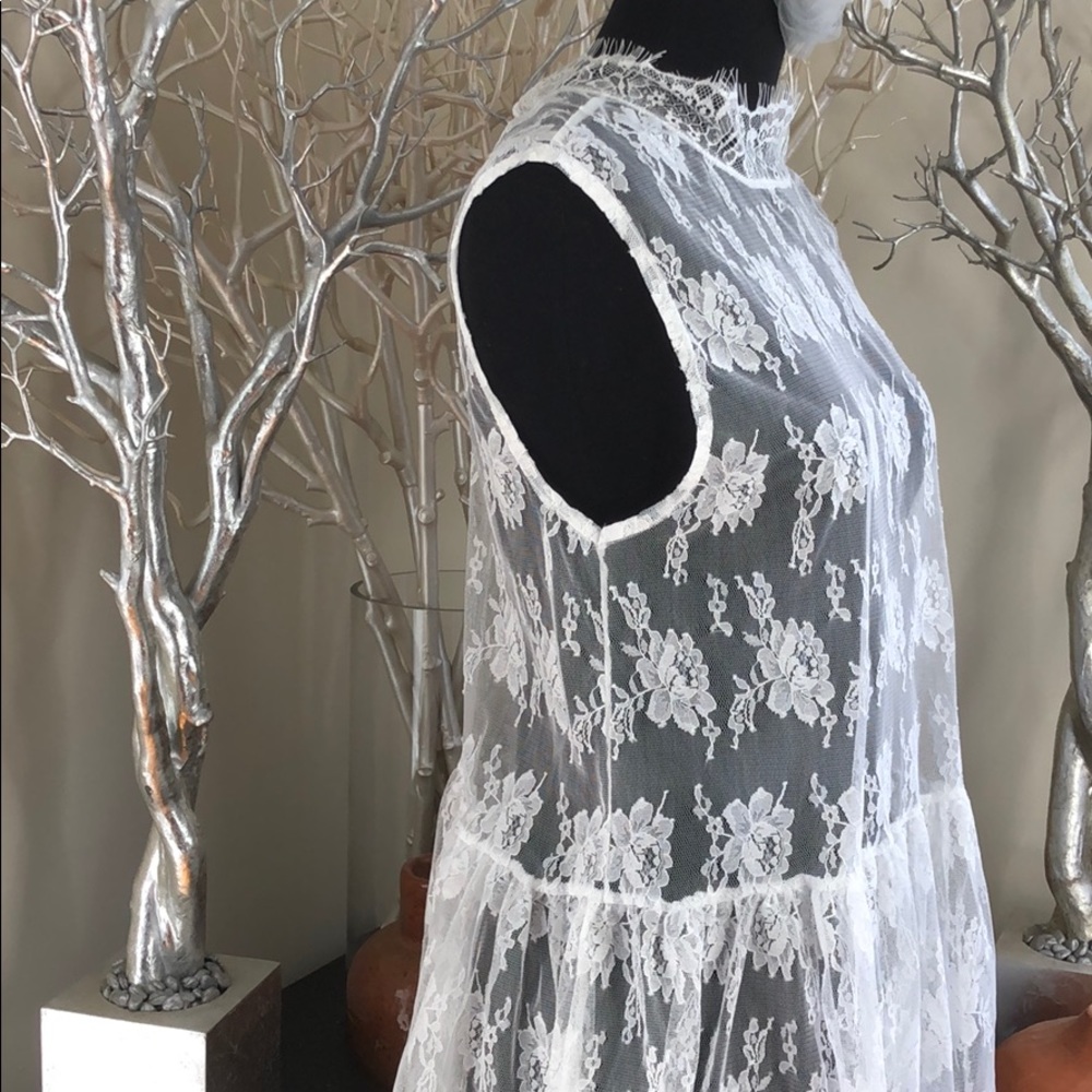 Gorgeous laces blouse - Picture 5 of 8
